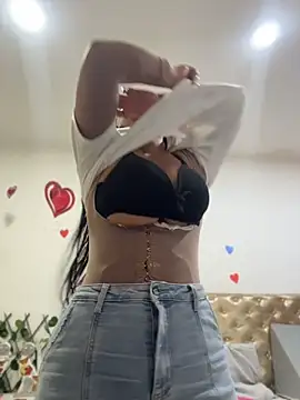 Snapshot of Fancyxlove chatting on 07-25-26, 03:42 Fancyxlove online show from 07-25-26, 03:42
