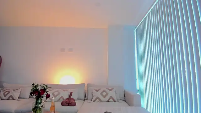 SophieHunt online show from 10-26-25, 07:42