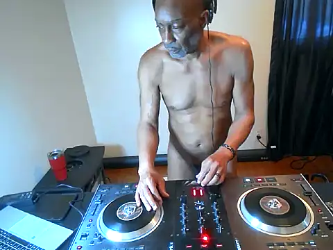 Snapshot of longdick4you8686 chatting on 01-27-25, 10:16 longdick4you8686 online show from 01-27-25, 10:16