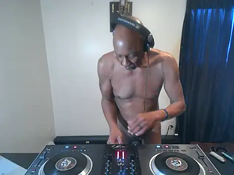 Snapshot of longdick4you8686 chatting on 03-21-25, 11:34 longdick4you8686 online show from 03-21-25, 11:34