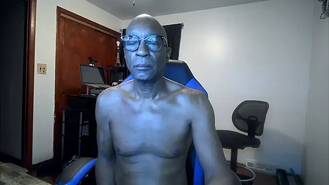 Snapshot of longdick4you8686 chatting on 10-23-25, 10:47 longdick4you8686 online show from 10-23-25, 10:47