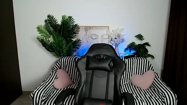 Snapshot of SEXY-GODDESabrina chatting on 03-01-25, 12:28 SEXY-GODDESabrina online show from 03-01-25, 12:28