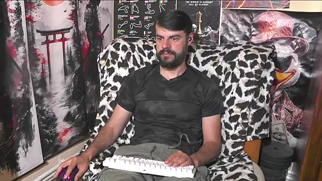 Snapshot of 00george chatting on 05-16-26, 06:10 00george online show from 05-16-26, 06:10