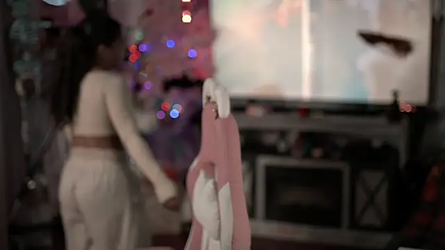 Snapshot of Nikki_Torres chatting on 09-18-25, 01:18 Nikki Torres online show from 09-18-25, 01:18