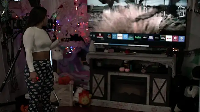 Snapshot of Nikki_Torres chatting on 09-24-25, 12:36 Nikki Torres online show from 09-24-25, 12:36