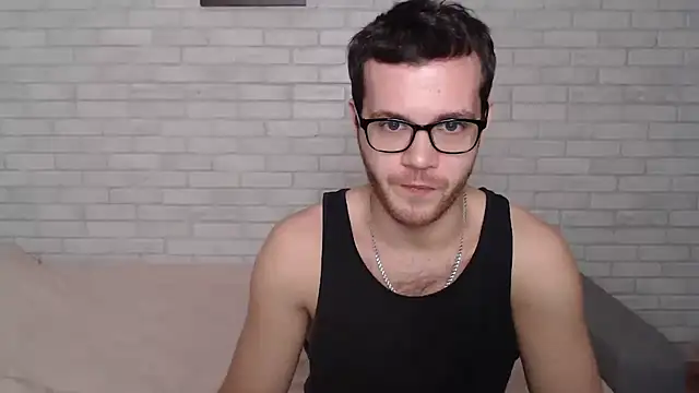 Snapshot of Alexxx_horny chatting on 10-21-25, 07:20 Alexxx horny online show from 10-21-25, 07:20