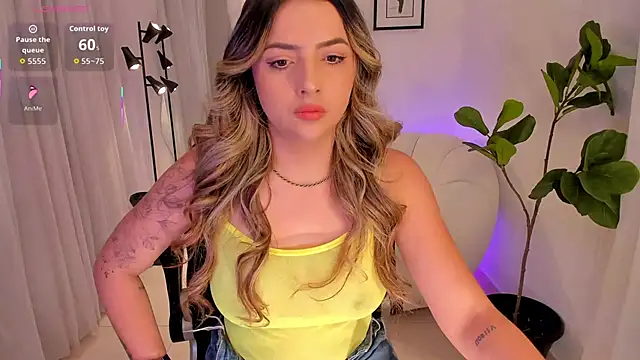 AmyWood online show from 11-26-25, 01:56