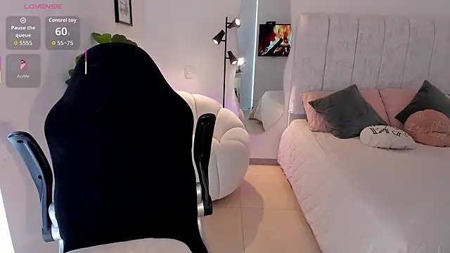 AmyWood online show from 03-11-26, 07:31