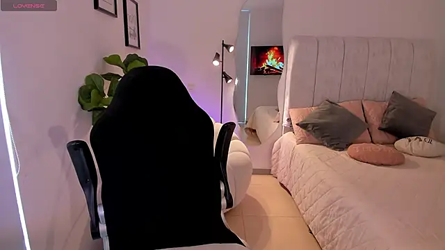 AmyWood online show from 03-24-26, 08:47