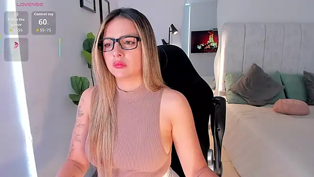 AmyWood online show from 04-16-26, 09:39