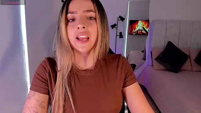 AmyWood online show from 06-13-26, 03:21
