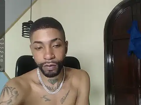 Snapshot of kilian_xx chatting on 02-05-25, 04:58 kilian xx online show from 02-05-25, 04:58