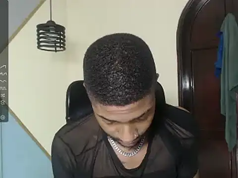 Snapshot of kilian_xx chatting on 02-06-25, 01:32 kilian xx online show from 02-06-25, 01:32