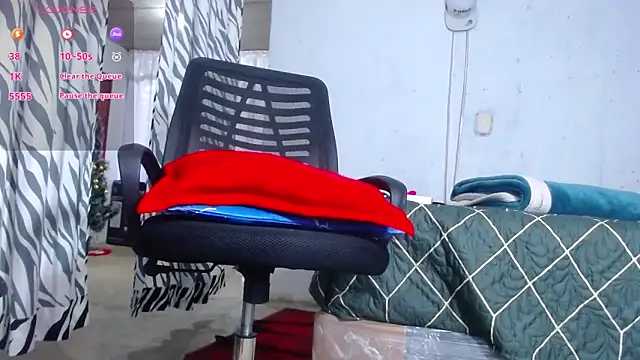 Snapshot of kilian_xx chatting on 12-14-25, 11:15 kilian xx online show from 12-14-25, 11:15