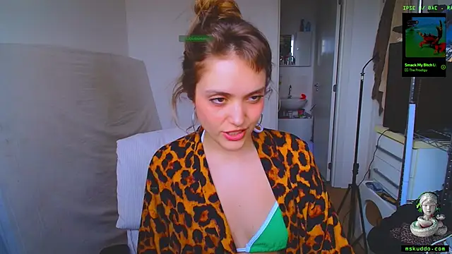 Snapshot of mskuddo chatting on 12-18-24, 06:57 mskuddo online show from 12-18-24, 06:57