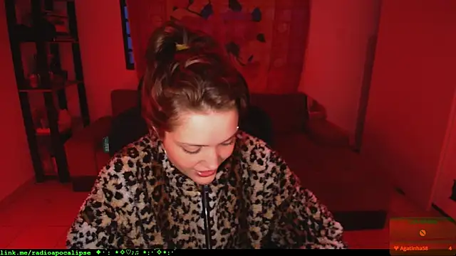 Snapshot of mskuddo chatting on 10-31-25, 09:27 mskuddo online show from 10-31-25, 09:27