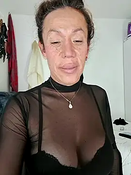 YOURSDEBORA online show from 03-10-26, 06:24