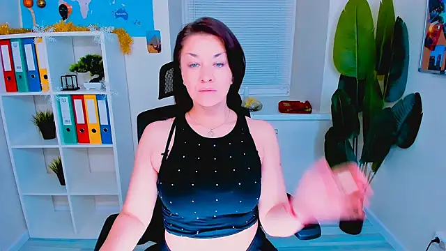 AnaMills online show from 12-18-25, 10:32