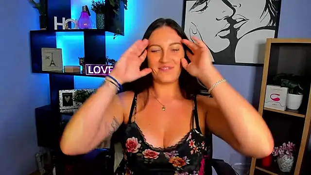 Snapshot of FUN_AMI chatting on 11-26-25, 02:29 FUN AMI online show from 11-26-25, 02:29