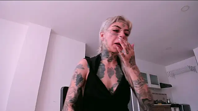 Snapshot of handipandapok chatting on 01-18-25, 03:27 handipandapok online show from 01-18-25, 03:27