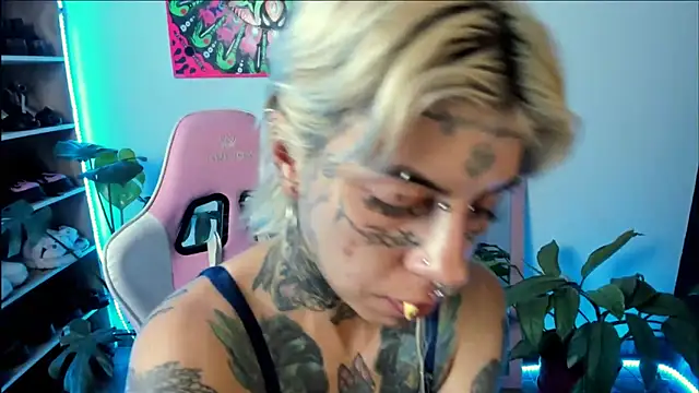 Snapshot of handipandapok chatting on 02-10-25, 12:19 handipandapok online show from 02-10-25, 12:19