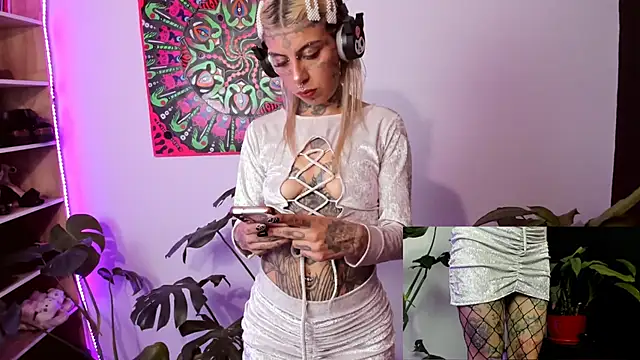 Snapshot of handipandapok chatting on 02-25-25, 11:11 handipandapok online show from 02-25-25, 11:11