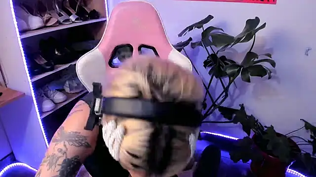 Snapshot of handipandapok chatting on 03-02-25, 07:32 handipandapok online show from 03-02-25, 07:32