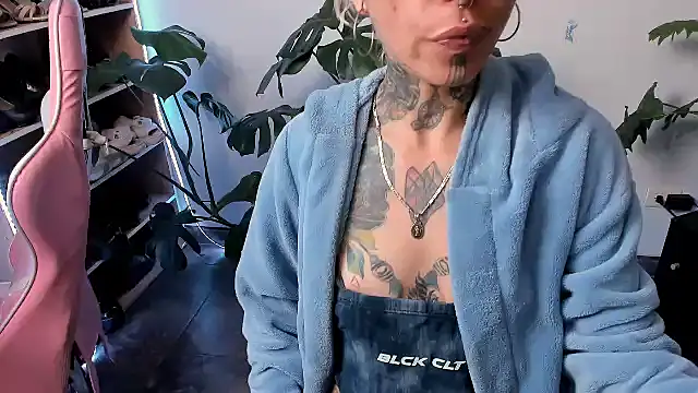 Snapshot of handipandapok chatting on 03-23-25, 05:10 handipandapok online show from 03-23-25, 05:10