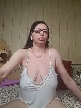 Amberhotqueen online show from 02-28-25, 08:42