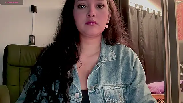 Snapshot of MarcellaGriffin chatting on 06-08-26, 01:00 MarcellaGriffin online show from 06-08-26, 01:00
