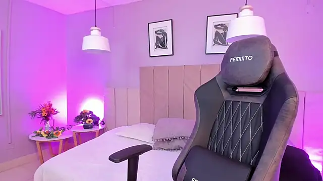 Snapshot of Inndrahot chatting on 03-07-25, 03:40 Inndrahot online show from 03-07-25, 03:40