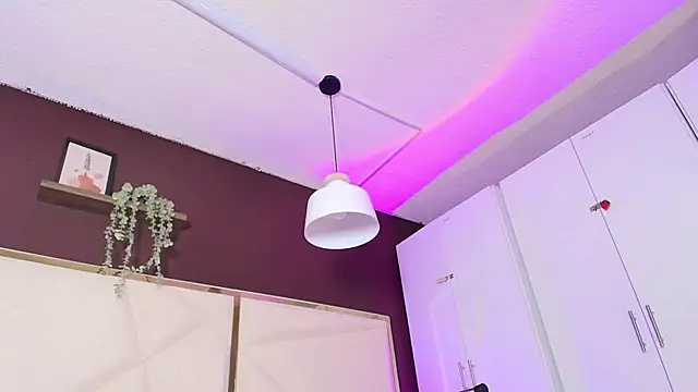 Snapshot of Inndrahot chatting on 09-30-25, 03:55 Inndrahot online show from 09-30-25, 03:55