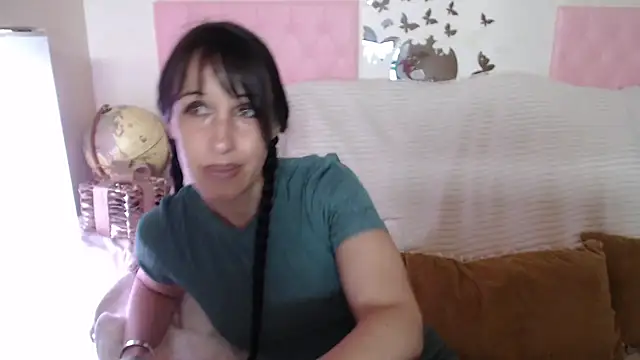 -carla- online show from 06-04-26, 05:57