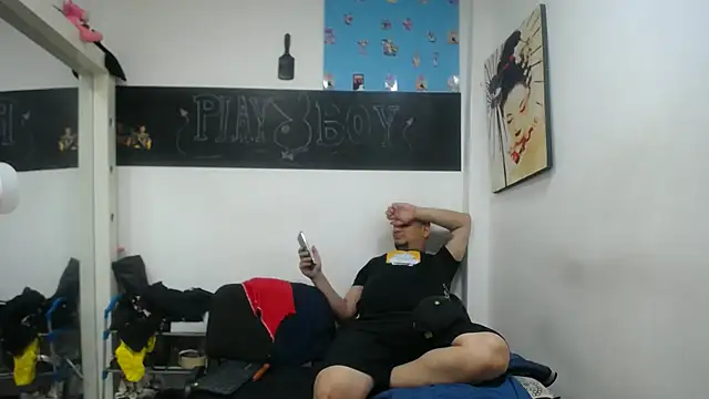 Snapshot of Meloncillo_And_BabyLiss chatting on 02-25-25, 05:19 Meloncillo And BabyLiss online show from 02-25-25, 05:19