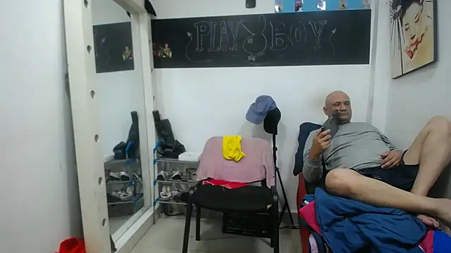 Snapshot of Meloncillo_And_BabyLiss chatting on 02-27-25, 02:10 Meloncillo And BabyLiss online show from 02-27-25, 02:10