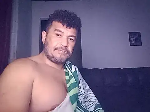 Snapshot of tarra122 chatting on 06-11-26, 02:11 tarra122 online show from 06-11-26, 02:11