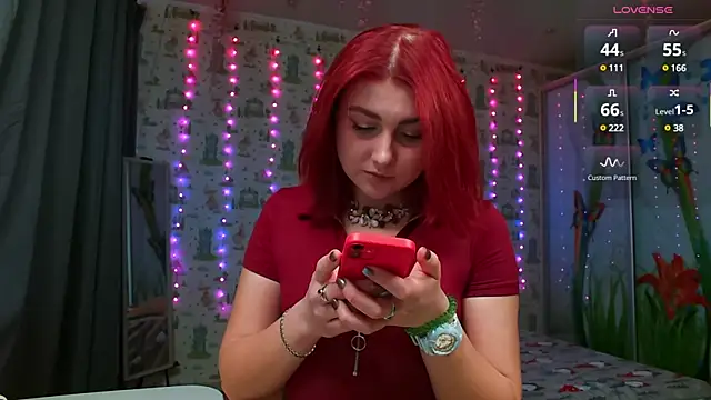 Snapshot of SmokyRose chatting on 02-06-25, 11:32 SmokyRose online show from 02-06-25, 11:32