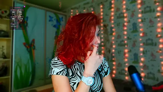 Snapshot of SmokyRose chatting on 11-17-25, 12:00 SmokyRose online show from 11-17-25, 12:00