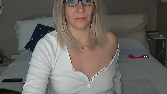 Snapshot of -K-- chatting on 01-31-25, 09:48 -K-- online show from 01-31-25, 09:48