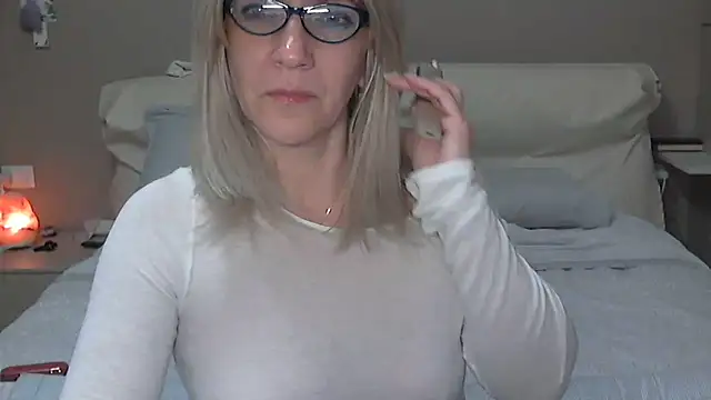 Snapshot of -K-- chatting on 02-10-25, 04:36 -K-- online show from 02-10-25, 04:36