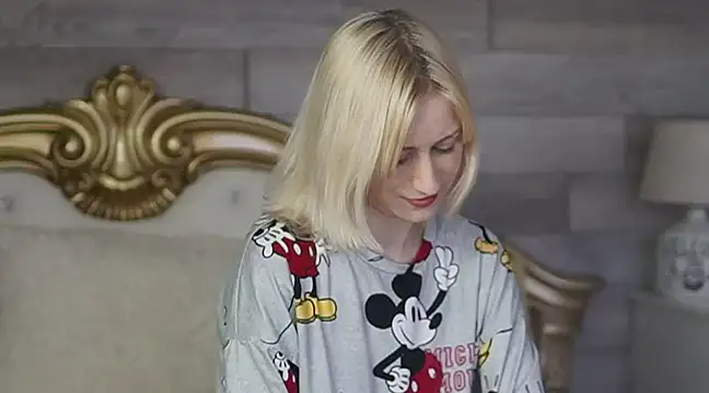 Snapshot of SiennaShapiro chatting on 03-09-25, 11:58 SiennaShapiro online show from 03-09-25, 11:58