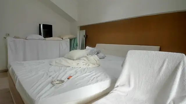 woolfiie online show from 10-16-25, 08:37