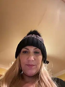 LittleMissEeve online show from 02-20-25, 05:07