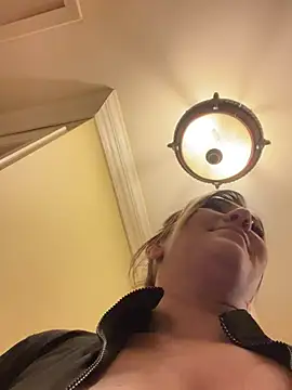 LittleMissEeve online show from 03-14-25, 05:24