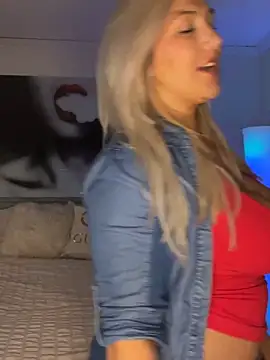 LittleMissEeve online show from 10-19-25, 12:00