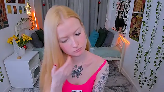 Laly Peach online show from 12-22-24, 11:33