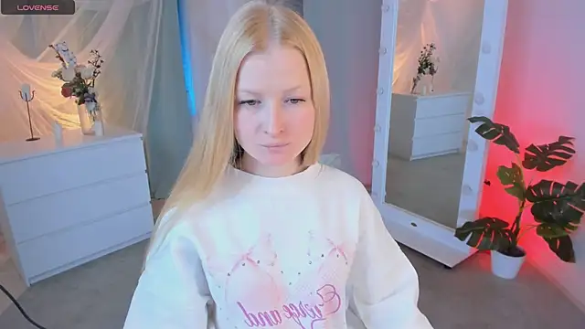 Laly Peach online show from 01-26-25, 04:30