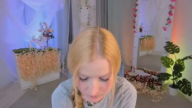 Laly Peach online show from 02-10-25, 05:30