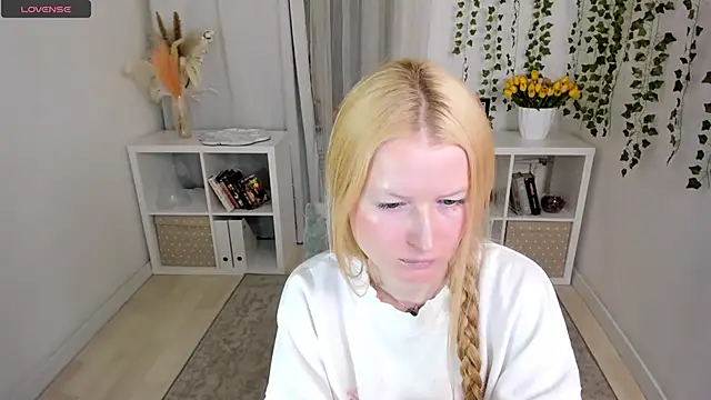 Laly Peach online show from 04-23-26, 01:13