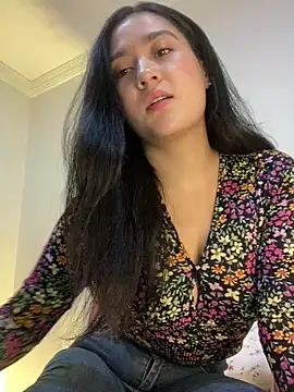 Snapshot of Nina_lovi chatting on 12-28-24, 01:39 Nina lovi online show from 12-28-24, 01:39